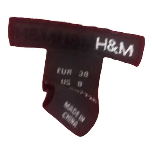 Women’s Red HM Pants Size 8 inseam 32 inches waist 15,5 inches Slim Leg - Picture 6 of 8